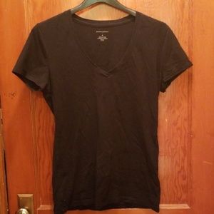 Black V neck tshirt